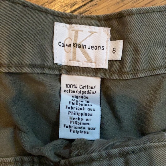 Calvin Klein shorts excellent condition - Picture 3 of 4